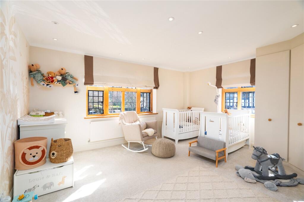 6 bedroom semi-detached house for sale in Heath Close, Hampstead Garden Suburb, London, NW11